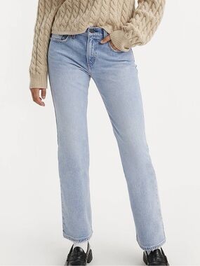 Levi’s women’s middy summer mid rise light blue bootcut jeans zize 30 30x27